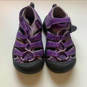 Classic Keen sandals shoes - Purple and black - size 10